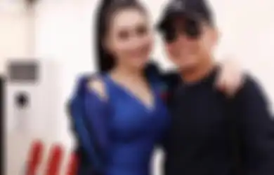 Getol Pamer Cincin di Jari-jarinya Saat Acara Siraman Syifa, Abdul Rozak Masa Bodoh dengan Hujatan dari Netizen: Anaknya Kaya, Bapaknya Harus Kaya!