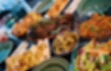 Niat Manjakan Lidah Malah Berujung Bikin Muntah, Wanita Ini Murka Temukan Benda Mengerikan di Makanannya, Pelayan Sampai Berniat Lakukan Tes DNA