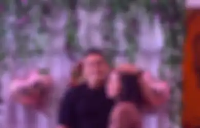 Dulu Heboh Gara-gara Disangka Wanita, Aprilio Manganan Kini Pamer Foto Bagikan Kabar Bahagia Bersama Sang Kekasih