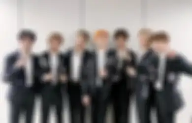 Makin Melokal, Luwesnya NCT Dream Joget TikTok 'Mendung Tanpo Udan' Dapat Respon Ndarboy Genk: Maturnuwun Mas-mas e!