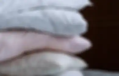 Bantal Kotor dan Bau Bikin Jijik Orang Serumah, Bersihkan dengan Cara Ini Dijamin Kembali Seperti Baru