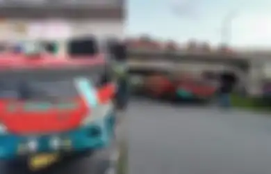 Fakta dan Penyebab Bus Tabrak Kolong Fly Over Sampai Atap Copot, Ternyata Sopir Nekat Ngebut Padahal Tak Kenal Medan, Kini Kabur dan Dikejar Polisi!