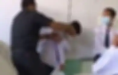 Bikin Geram, Viral Video Guru di SMPN 49 Surabaya Lakukan Penganiayaan dengan Benturkan Kepala Muridnya ke Papan Tulis, Dispendik Sampai Ikut Turun Tangan