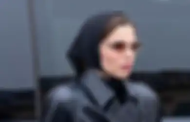 Standar Ganda Prancis: Headscarf Jadi Tren Fashion, Hijab Dilarang!