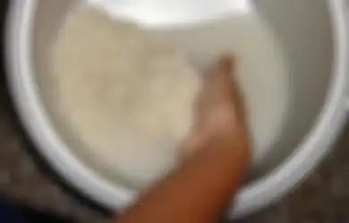 Aneka Tips Harian, Jangan Salah Kaprah Cuci Beras Langsung di Panci Rice Cooker, Para Ahli Sudah Peringatkan Ancaman Bahayanya