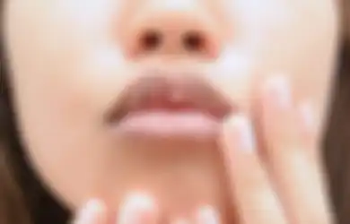 Ternyata 4 Hal Ini yang Jadi Penyebab Bibir Kita Mudah Kering!