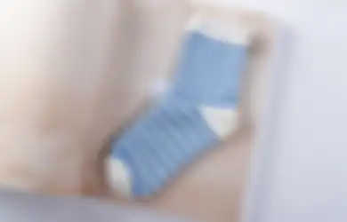 Nggak Perlu Galau Noda Membandel, Kaus Kaki Buluk Berubah Kinclong dengan Bahan Ini