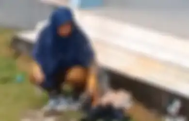 Viral Guru Bakar Sepatu Siswa Gegara Salah Memakai Warna Kaos Kaki yang Tak Sesuai Aturan