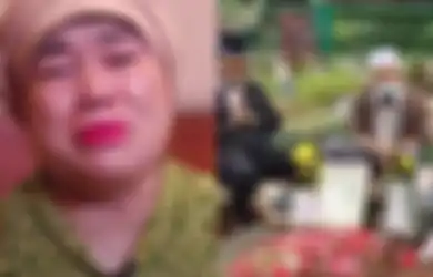 Jauh-jauh Datang dari Padang, Kakek Bibi Ardiansyah Ziarah ke Makam Cucu Terasayang Padahal Sedang Sakit Keras, Ibu Mertua Vanessa Angel Beberkan Hal ini