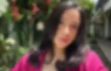 3 Gaya Putri Dede Yusuf, Kaneishia Yusuf Tampil Keren Pakai Outfit Pink
