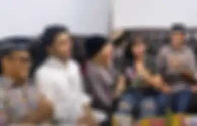Thariq Halilintar Berikan Kalung Mewah dari Turki untuk Ibunda sang Kekasih, Fuji Langsung Bereaksi: Lo Mau Ngelamar Emak Gue?