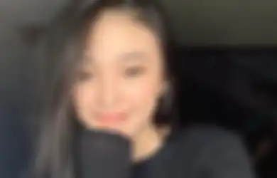 Anneth Delliecia Enggak Cuma Liburan Tapi Juga Perform di Disneyland!