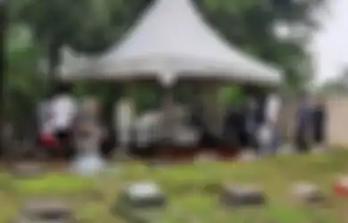 Keluarga Tak Kabulkan Wasiat Dorce Gamalama, Sang Artis Dimakamkan sebagai Dedi Yuliardi bin Ahmad Ketjepet, Sosok Ini Bongkar Alasannya