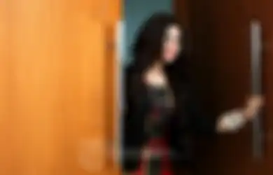 Lompat dari Lantai 8 Apartemen Hingga Tewas, Berikut Biodata Novi Amalia, Model Majalah Dewasa yang Disebut Depresi Semenjak Tinggal di Jakarta