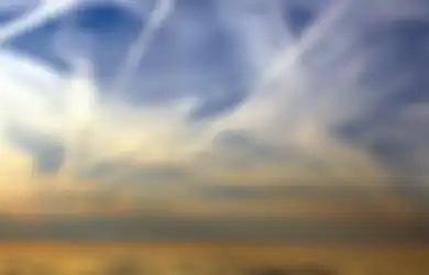 Dituduh Sebarkan Senjata Biologi yang Membuat Penyakit di Langit Jakarta, TNI AU Akhirnya Buka Suara, Bongkar Fakta Tentang Chemtrail Ini