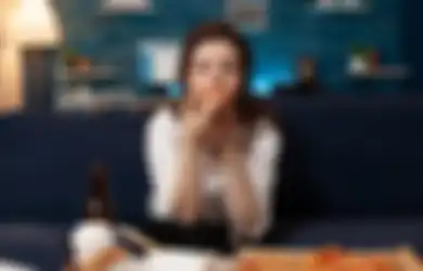 4 Risiko yang Mengintai kalau Kita Masih Sering Makan Tengah Malam!