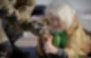 Profil Batalion Babushka Pasukan Nenek-nenek yang Siap Lawan Rusia, Foto Mereka Dilatih Anggota Neo Nazi Ukraina Viral