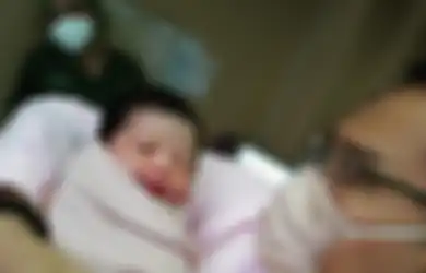 Foto Ameena Atta Diserbu, Sikap Anang Hermansyah di Acara TV Jadi Sorotan, Cuma Main HP di Sebelah Krisdayanti
