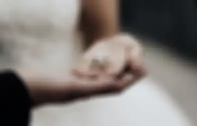 Tega Banget! Tinggal Jalan ke Altar Pernikahan, Wanita Ini Malah Pergoki Calon Suaminya Selingkuh dan Ena-ena dengan Teman Sekantor