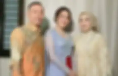 'Angkuh Banget Nih Orang', Tega Lakukan Hal Ini Pada ART-nya, Aksi Orang Tua Ayu Ting Ting saat Makan Bersama Ini Langsung Banjir Cibiran