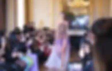  Begini Potret Gaun Kolaborasi Leanne Marshall Bersama MS Glow di Paris Fashion Week