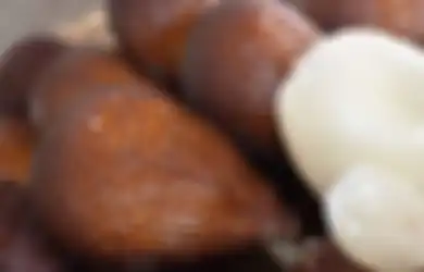 Pernah Jadi Buah Favorit Doyoung NCT, Ini Lho 4 Manfaat Salak Buat Tubuh