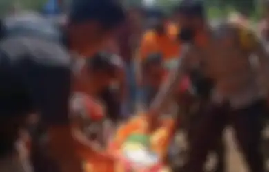 BENGIS! Bujang Tanggung Ini Sayat Leher Bocah SD Sampai Putus Hanya Gegara Masalah Sepele, Tangis Keluarga Pecah Lihat Jenazah Korban