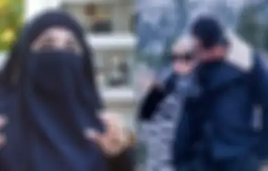 Mejeng di Singapura, Syahrini Langsung Dapat Komentar dari Umi Pipik, Balasan Istri Reino Barack Jadi Sorotan