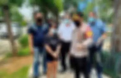 Sumpal Mulut Anak Majikannya dengan Tissue, Aksi ART di Cengkareng Terekam CCTV Viral, Ini Sosoknya yang Masih Berusia 19 Tahun!