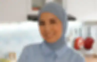 Jadi Salah Satu Selebriti Kenamaan Tanah Air Bahkan Miliki Kos-kosan Mewah 4 Lantai, Tya Ariestya Tak Keberatan Dibikin Repot dengan Membungkus Hampers Sendirian