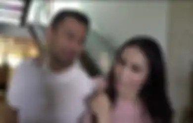 Minder Tak Karuan Lihat Rumah Gedong Momo Geisha, Raffi Ahmad Sampai Harus Copot Sepatu Saat Masuk Rumah Mewah Istri Pengusaha Tajir Itu, Kekayaan Suami Nagita Seolah Tak Ada Apa-apanya