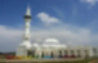 Jadi Ikon Kota Batam, Ini Sejarah Masjid Sultan Mahmud Riayah Syah, Punya Payung-payung Khas Masjid Nabawi