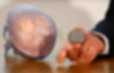 Dukun-dukun Tercengang, Pria Lumpuh Total Ini Bisa Berkomunikasi Berkat Implan Microchip!
