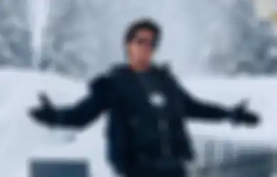 Lama Menghilang dari Layar Kaca, Shah Rukh Khan Akhirnya Bertemu Penggemar di Hari Lebaran, Potret Selfie Bareng Ribuan Fans Jadi Sorotan