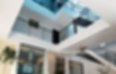 Ini Bedanya Void dengan Skylight, Bikin Rumah Tingkat Lebih Lapang