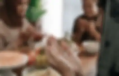 Bagi-bagi Takjil Kerap Dilakukan Saat Bulan Ramadan, Ini Bacaan Doa untuk Orang yang Memberi Makan Buka Puasa