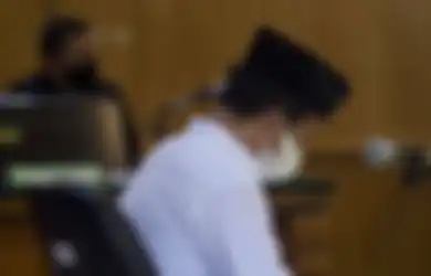 KETOK PALU! Herry Wirawan, Pemerkosa 13 Santriwati di Bandung Akhirnya Divonis Hukuman Mati