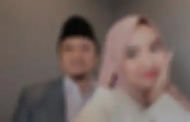 Padahal Ustaz Yusuf Mansur Lagi Kalang Kabut Demi Selamatkan Bisnisnya, Wirda Mansur Malah Kepergok Sebarka Uang di Lantai
