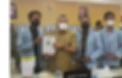 Sebelum Pimpin Demo 11 April, Kaharuddin Koordinator BEM SI Tagih Janji Gubernur Provinsi Ini, Foto Aksinya Banjir Komentar