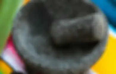 Aneka Tips Harian, Bukan dengan Sabun Cuci Piring, Cara Tepat Bersihkan Cobek Ternyata Cuma Pakai 2 Bahan Ini Saja