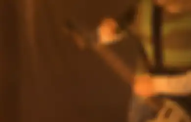Lo Mau Gitar Kurt Cobain Video Klip 'Smells Like Teen Spirit'? Begini Cara Dapetinnya!