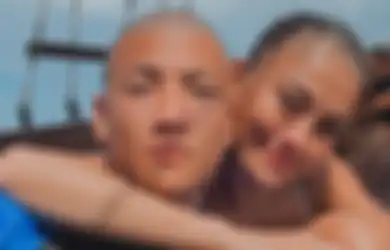 Agnez Mo Bela Adam Rosyadi Saat Banyak Warganet Tak Dukung Hubungannya