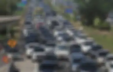 Tol Cikampek Terpantau Padat, Polisi Perkirakan Puncak Arus Balik Terjadi pada 3 Tanggal Ini