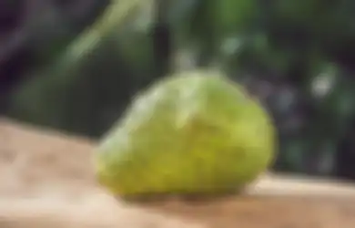 Gak Perlu Lagi Beli Obat Mahal-mahal, Sederet Penyakit Sejuta Umat Ini Ternyata Bisa Sembuh Cuma dengan Makan Buah Sirsak