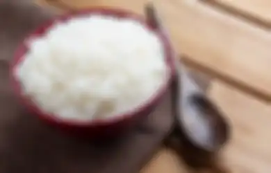 Sekarang Gak Perlu Khawatir Masak Nasi Banyak Asal Tambahkan 1 Bahan Rahasia Ini, Nasi Dijamin Awet Seharian