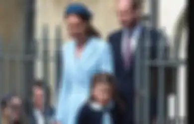 Tampil Kompak Bernuansa Biru ala Kate Middleton dan Princess Charlotte
