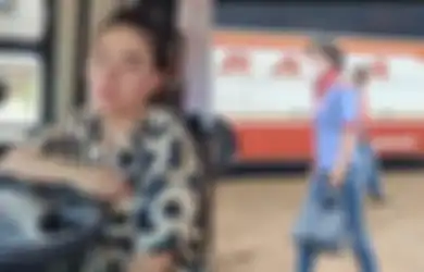 Tetap Glowing Meski Nyetir Siang Malam, Sopir Bus Cantik Ini Punya Senjata Jitu Jika Dirayu Para Crew Hingga Penumpang, Rela Terima Semua Resiko Kerjaan Demi Biayai 3 Anak di Rumah