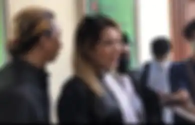 Ngaku Nyaris Dirudapaksa Pengacara, Barbie Kumalasari Bela Terdakwa Pencabulan Santri, Foto Sang Artis di Pengadilan Bikin Terkejut
