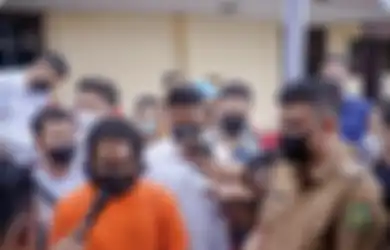 Iparnya Diancam Pria Berjanggut, Respons Adik Gibran Rakabuming Bikin Panas, Foto Bobby Nasution Diserbu