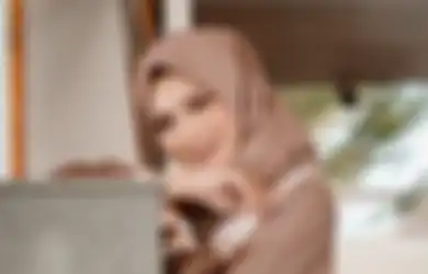 TIPS Rambut Badai dan Anti Rontok Bagi Para Wanita Berhijab, Lakukan Kebiasaan Sederhana Ini Sekarang Juga untuk Hasil yang Tak Main-main!